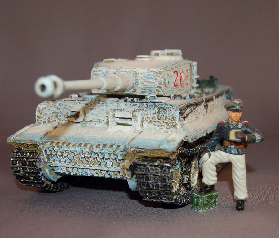 Ws015w Tiger Tank With Michael Wittman In Winter Camo By King And