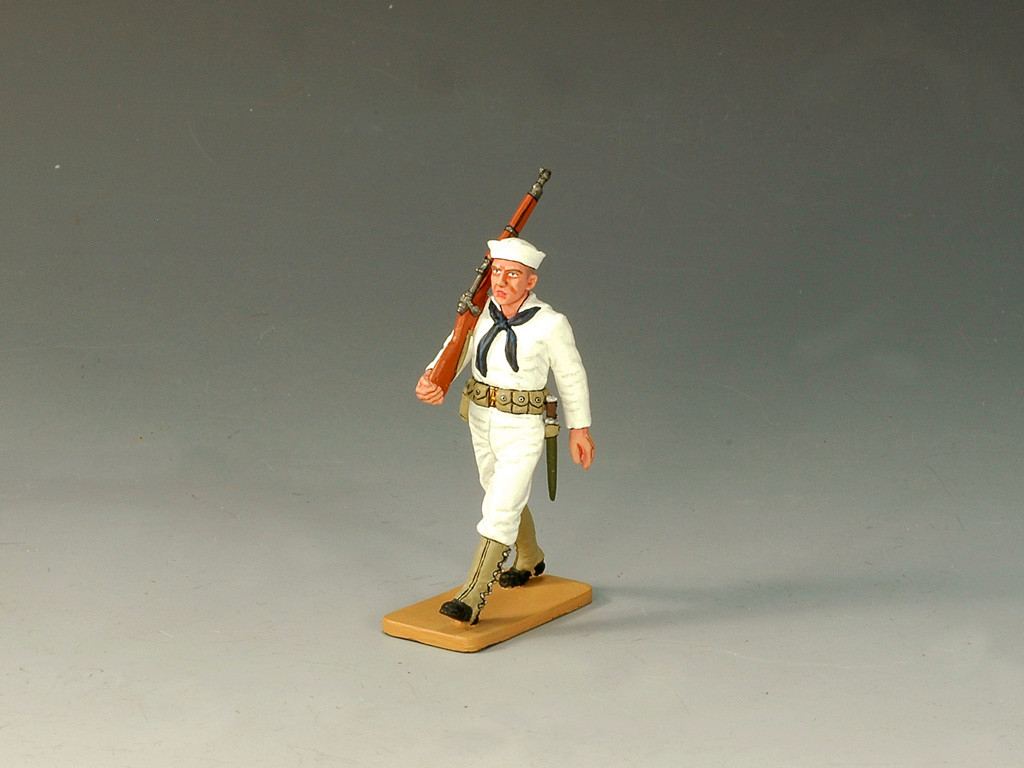 CE010 Marching Guardsman w/Rifle by King & Country 