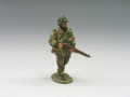 MG006 Walking Rifleman by King and Country (RETIRED)