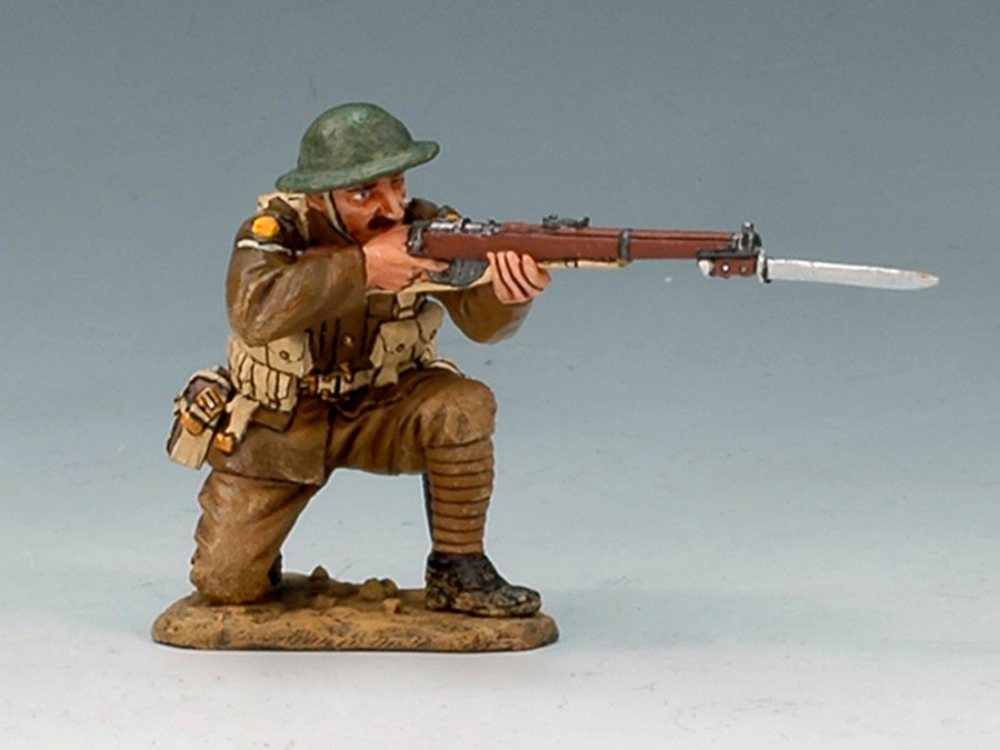 King and Retired Country  FJ012 Kneeling Firing Rifle & 
