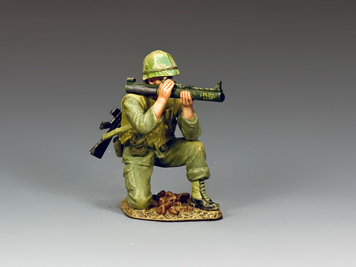 VN045 Kneeling LAW Gunner by King and Country 