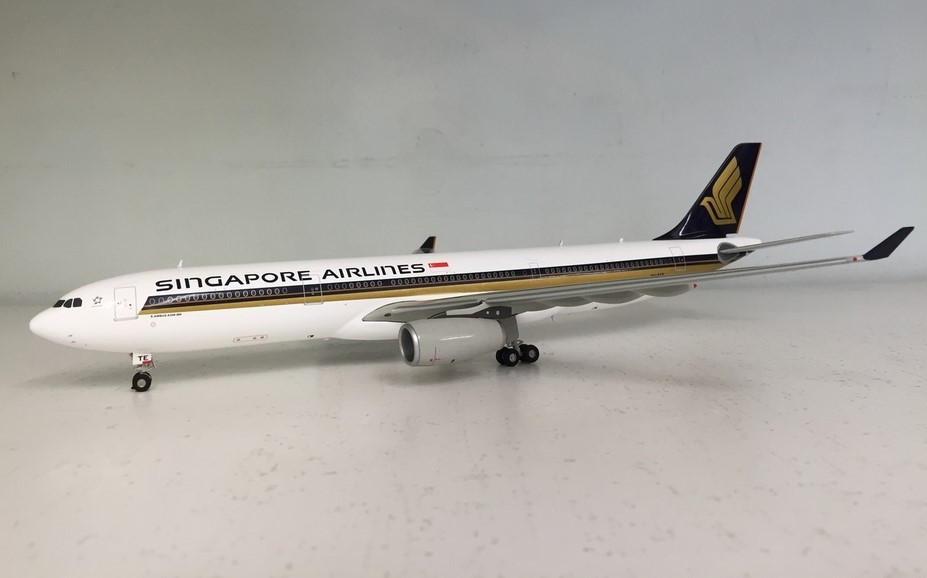 XX2848 | JC Wings 1:200 | Airbus A330-300 Singapore Airlines 9V