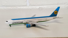 AC18117B | Aero Classics 1:400 | Boeing 767-300 Uzbekistan Airways VP-BUA