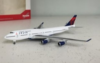 506915-002 | Herpa Wings 1:500 | Boeing 747-400 Delta Air Lines N674US