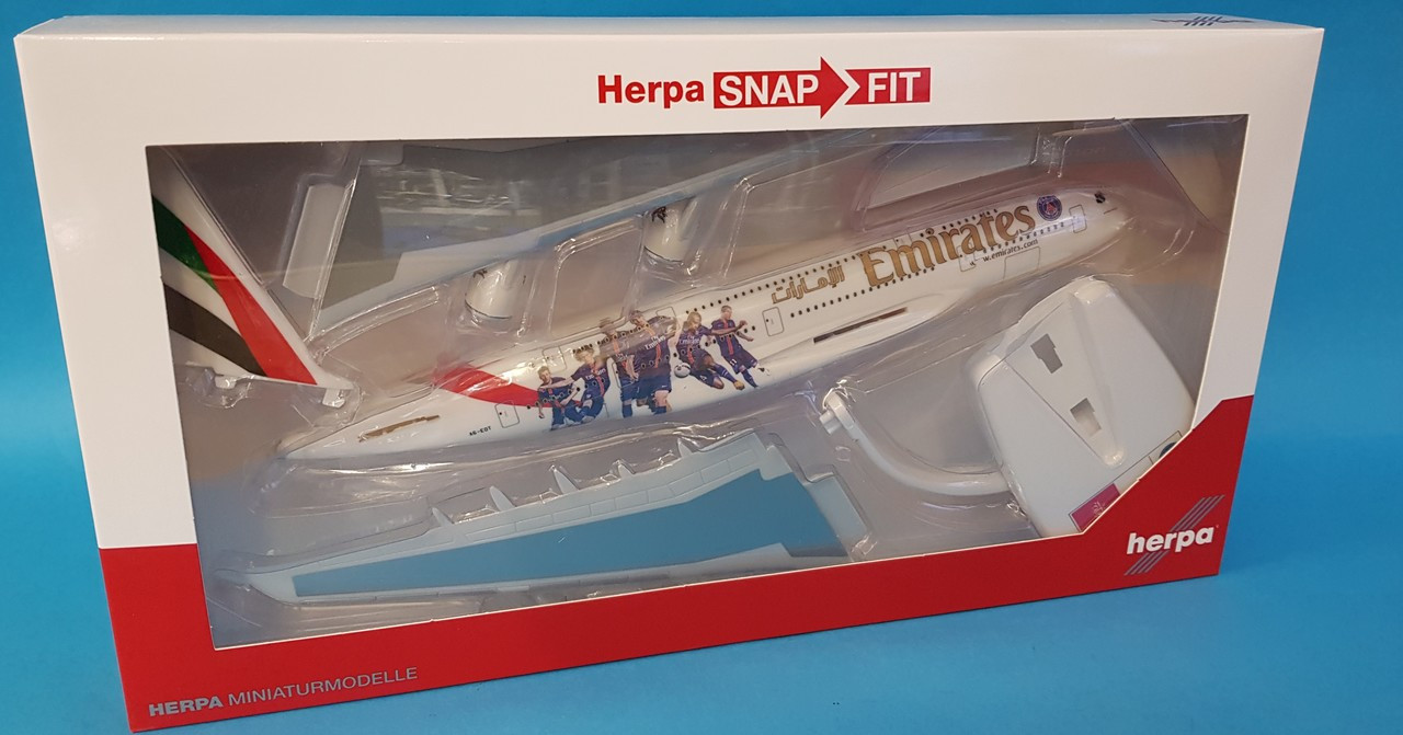 Herpa Wings 1:250 Snap Fit  Airbus A380  Emirates Expo  612364  Modellairport500 