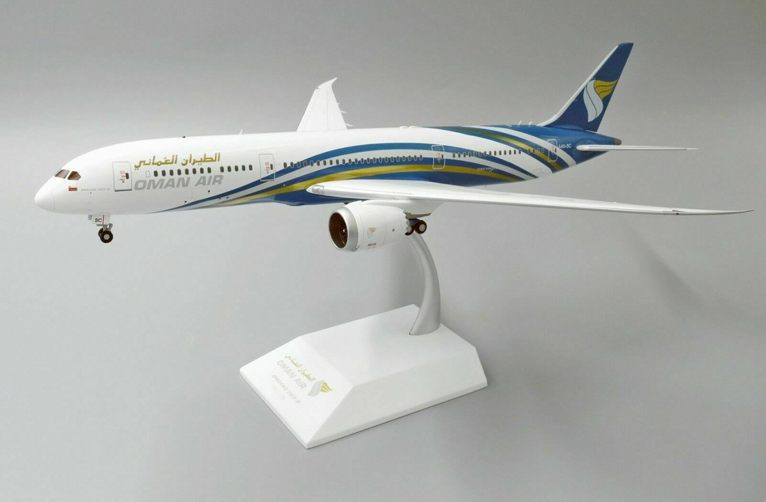 LH2118 | JC Wings 1:200 | Boeing 787-9 Oman Air A4O-SC (with stand)