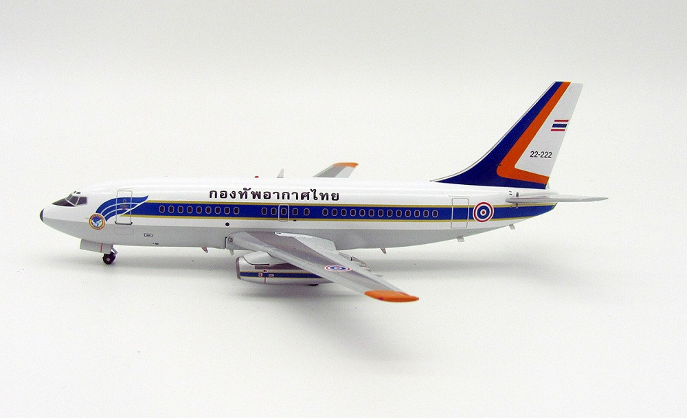 Jf 737 2 001 Jfox Models 1 200 Boeing 737 200 Thai Air Force L11 1 26 With Stand Aviation Retail Direct