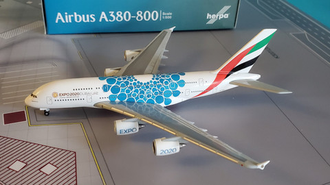 Mehrfarbig Herpa 533713 Dubai Expo Emirates Airbus A380-Expo 2020 Mobility Livery in Miniatur zum Basteln Sammeln und als Geschenk