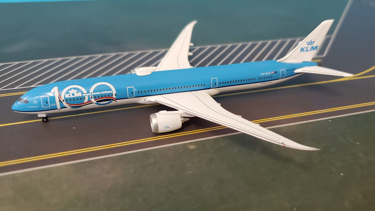 Herpa Wings B737-800 United Airlines 533744-1:500 new 2019 colors