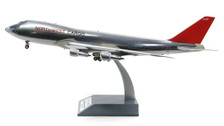 B-742-NWC-01 | Blue Box 1:200 | Boeing 747-200 Northwest Cargo N618US (with stand)