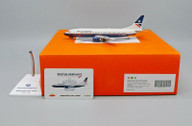 EW2734001 | JC Wings 1:200 | Boeing 737-400 British Airways landor (with stand)