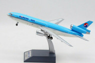 WBDC10KL16 | Blue Box 1:200 | DC-10-30 Korean Air HL7316 (with stand)