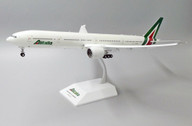 XX2157A | JC Wings 1:200 | Boeing 777-300ER Alitalia EI-WLA flaps down (with stand) | is due: August 2020