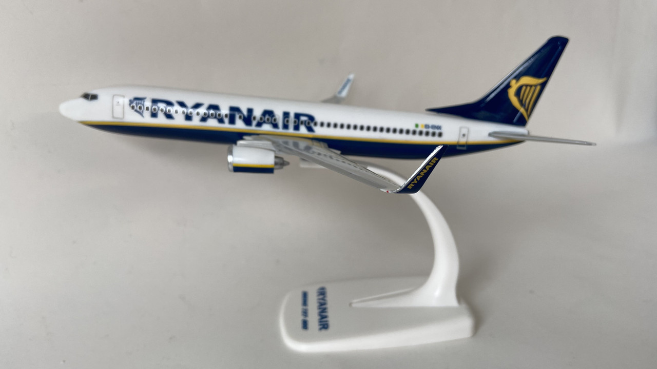 ryanair toy plane