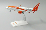 EW221N003 | JC Wings 1:200 | 1/200 EasyJet Airbus A321NEO A321NEO Title Reg: G-UZMA (With Stand)