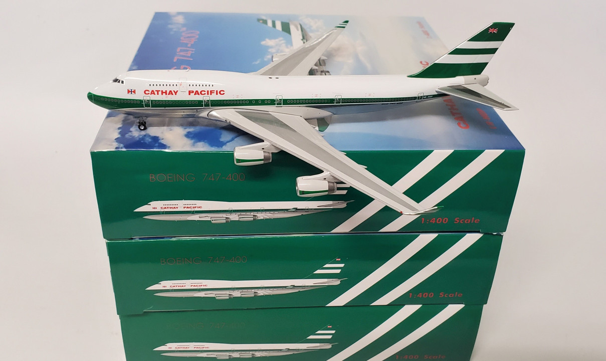 PH04392 | Phoenix 1:400 | Boeing 747-400 Cathay Pacific Polished 
