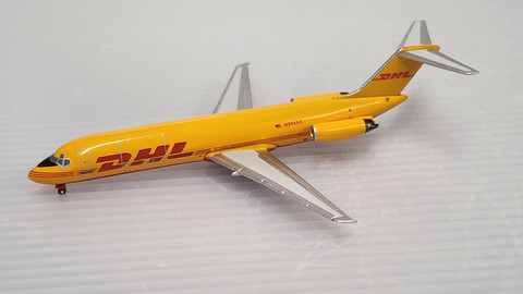 AC411030 | Aero Classics 1:400 | Douglas DC-9-32 DHL N909AX