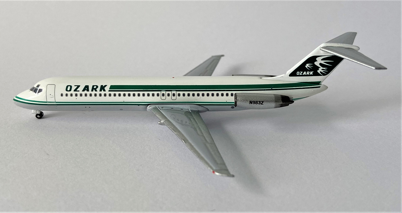 AC411144 | Aero Classics 1:400 | Ozark Airlines DC-9 /32 N9832 ...