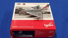 572736 | Herpa Wings 1:200 1:200 | Convair B-58A U.S. Air Force Hustler - 305th Bombardment Wing, Bunker Hill Air Base Hoosier Hustler