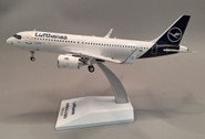 JF-A320-049 | JFox Models 1:200 | Airbus A320-271N Lufthansa D-AINX (with stand)