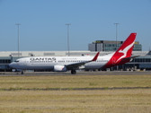 PH04567 | Phoenix 1:400 | Boeing 737-800 Qantas VH-VZW | is due: December 2023