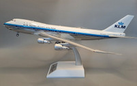 JF-747-2-039P | ARD Models 1:200 | Boeing 747-200 KLM PH-BUB (with stand)