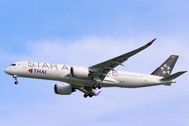 PH11858 | Phoenix 1:400 | Airbus A350-900 Thai Star Alliance HS-THQ | is due: January 2024