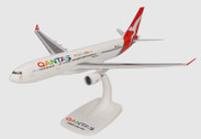 614061 | Herpa Snap-Fit (Wooster) 1:200 | Airbus A330-200 Qantas Pride is in the Air – VH-EBL Whitsundays | Is due: January 2024