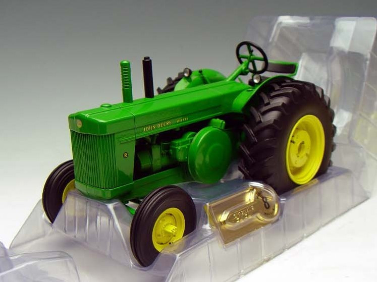 ERTL 1/16 JOHN DEERE MODEL R TRACTOR DIECAST MODEL