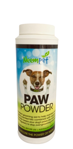 An excellent grooming aid to help maintain healthy paws. Lightly scented talc combined with organic neem leaf powder keeps your dog's paws dry and clean. Sprinkle regularly to stop over-grooming and licking.