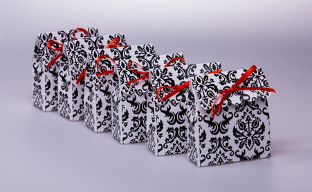 Custome Wedding Bonbonieres
You choose the Design, the Colour and the Fragrance to suit both the Bride and Groom