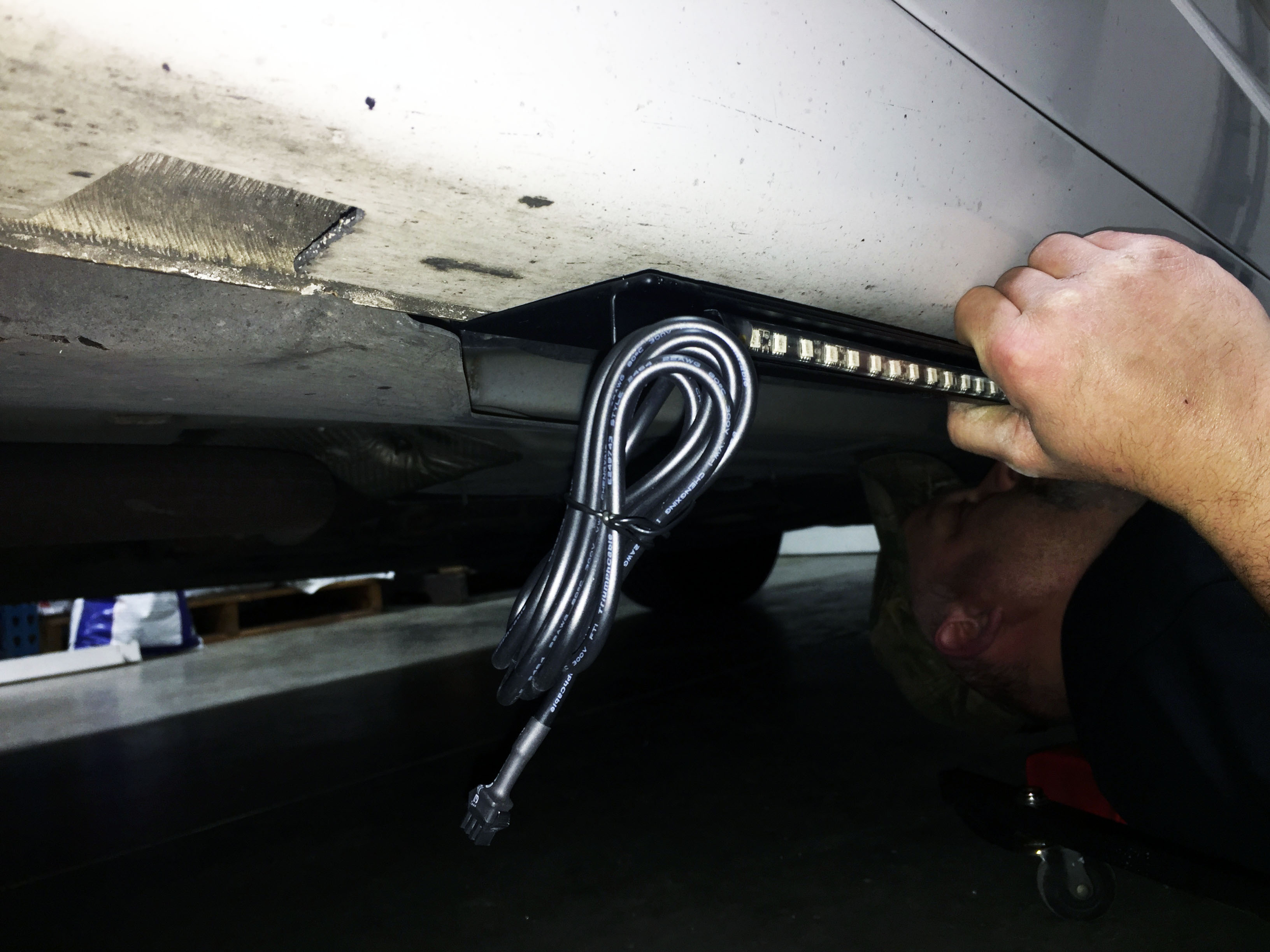 FIREWIRE ROCKER PANEL STROBE LIGHT INSTALLATION FIREWIRE LEDs