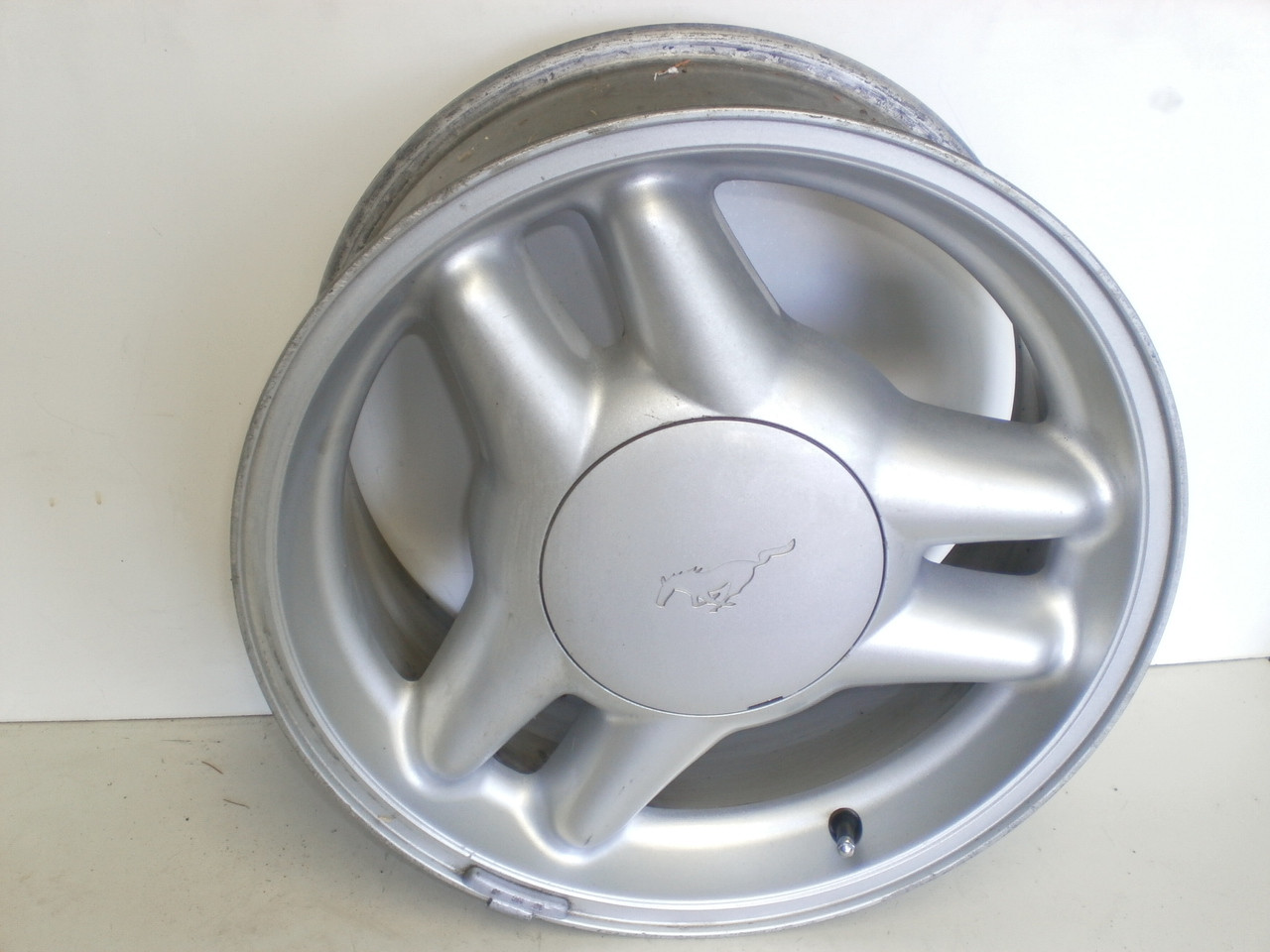 1994-2004 Ford Mustang 96-98 Wheel 15 x 7 inch