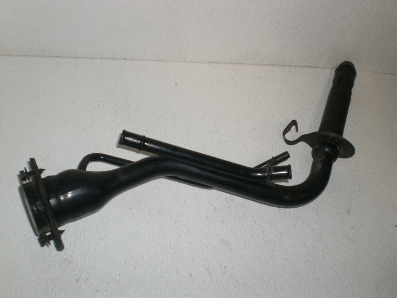 1999-2004 Ford Mustang Fuel Gas Filler Neck Lx Gt XR33-9034-EE 1R33 ...