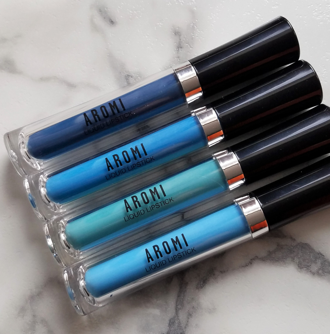 Blue liquid outlet lipstick