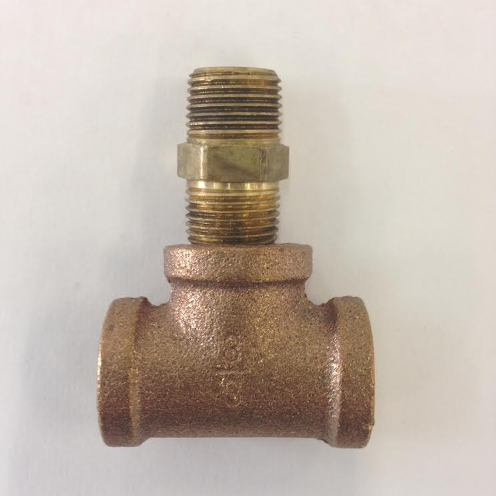Brass T fitting w nipple to create twin outlet from a single regulator