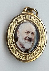 Padre Pio Smiling - Picture 5