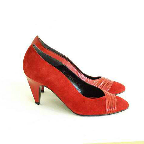 Vintage Shoes| Vintage 1970s Caressa Red Suede Pumps