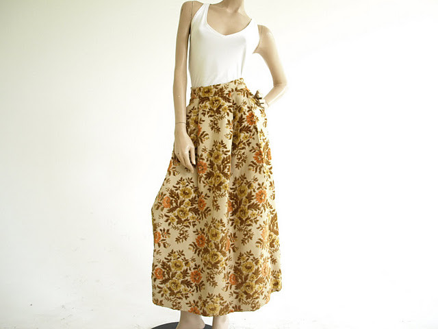 Vintage 70's Flower patterned maxi skirt