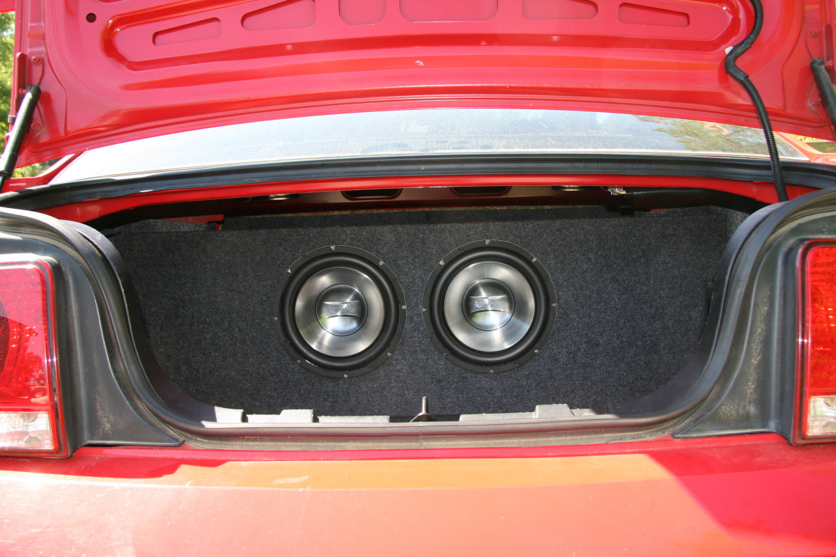 2005 Ford mustang speaker #2