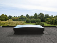VELUX 35 7/16 x 47 1/4 Flat Roof Skylight and CurveTech Top Cover CFP 090120 1093