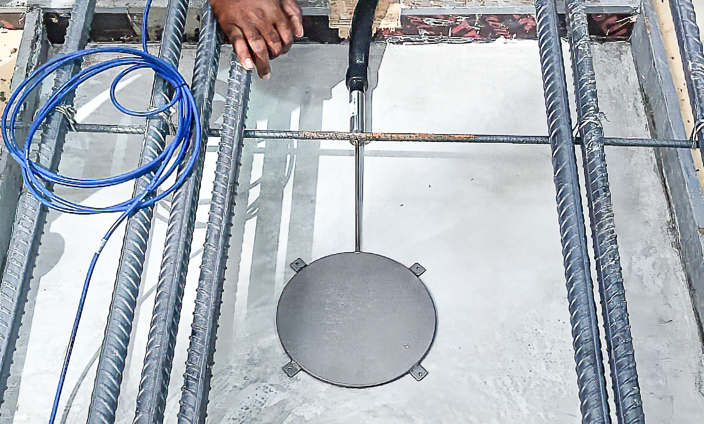 Photo of Model 4800 Pressure Cell installation.