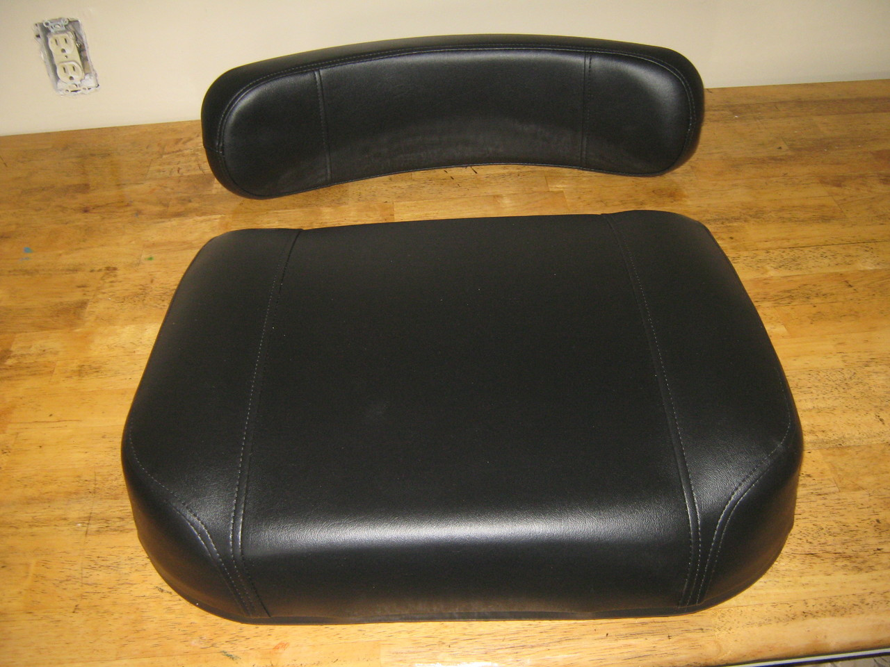 Oliver/MM/ White Tractor Black Seat Cushion Set 770 880 1550 1600 1655