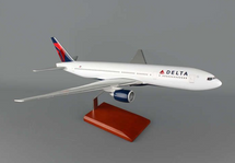 DELTA 777-200 1/100 NEW LIVERY