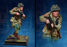 THE COLLECTORS SHOWCASE WW2 CS00222 EAST FRONT ACCESSORIES MIB 