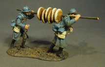 French Soup Men Carrying Bread, French Infantry, 1917-1918, two figures on one base