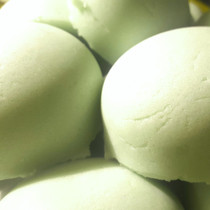 Lily Potters Eucalyptus & Sweet Mint Scrubby Lotion Butter Bar