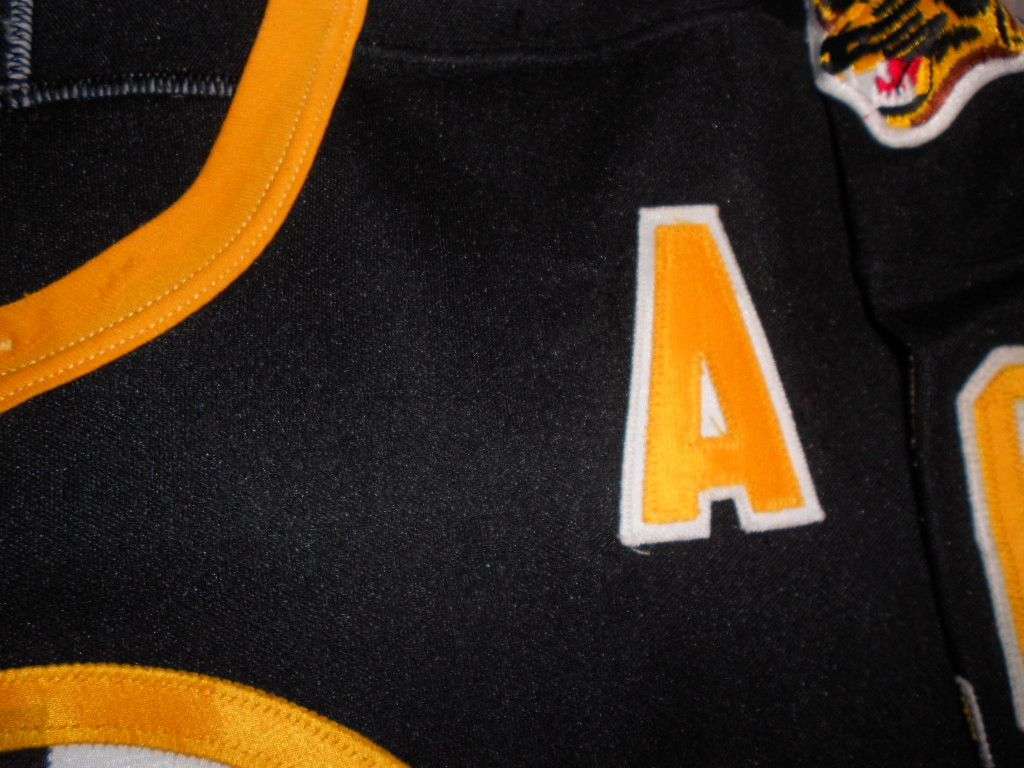 Boston Bruins 1986-87 Black Rick Middleton Great Wear 30-40 Repairs  Photomatched!! (SOLD)