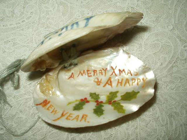 Antique Victorian Hand Painted Christmas Holiday Seashell Trinket Box