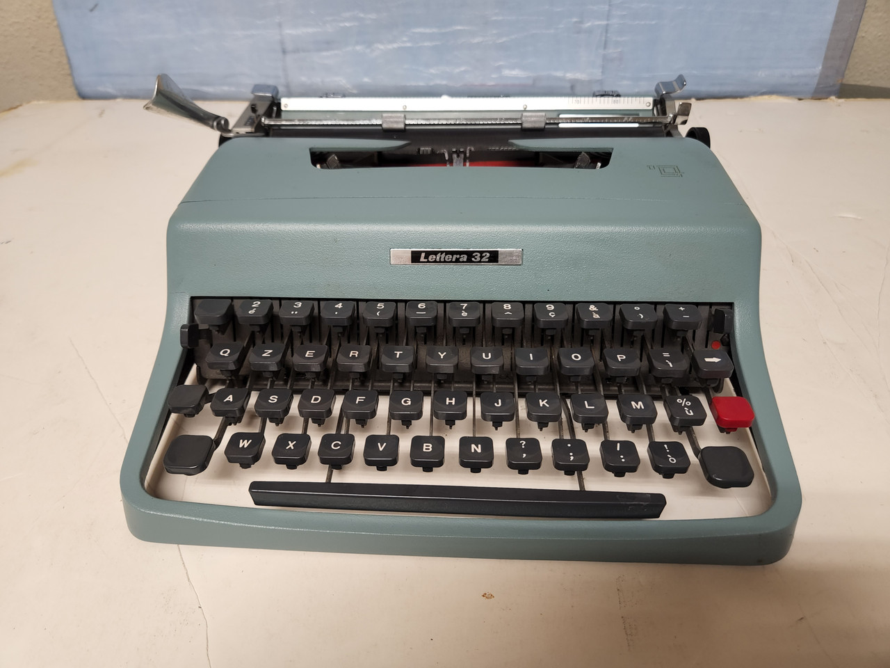 Vintage Olivetti Lettera 32 Manual Portable Italian Keyboard